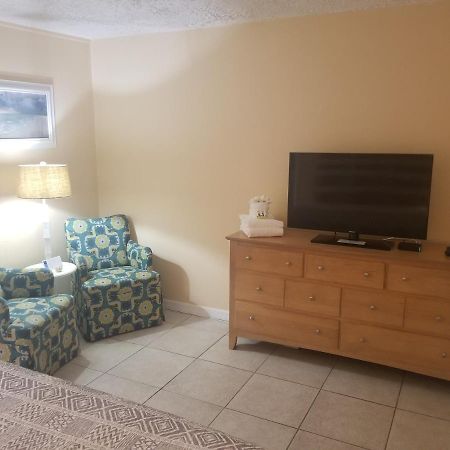 Pennwood Motor Lodge Sebastian Bagian luar foto