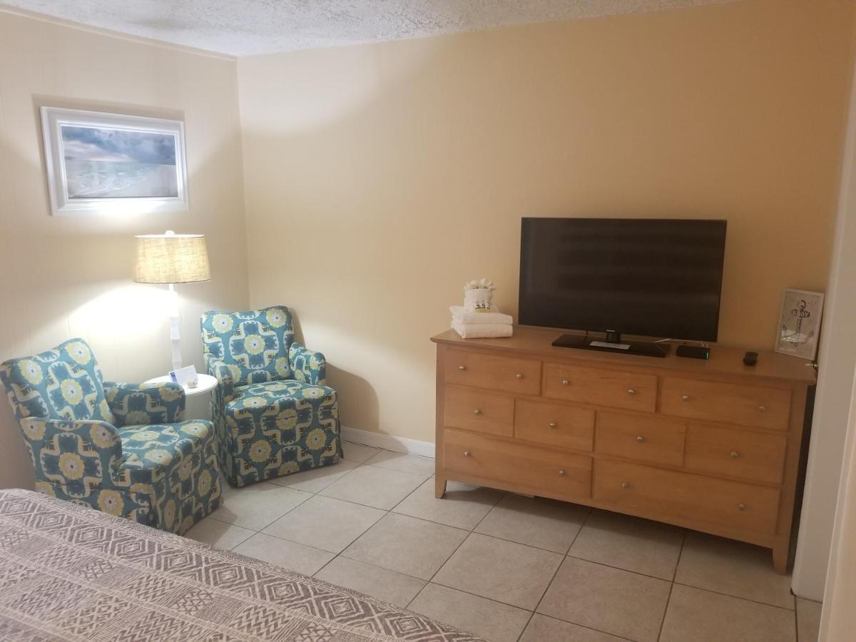 Pennwood Motor Lodge Sebastian Bagian luar foto