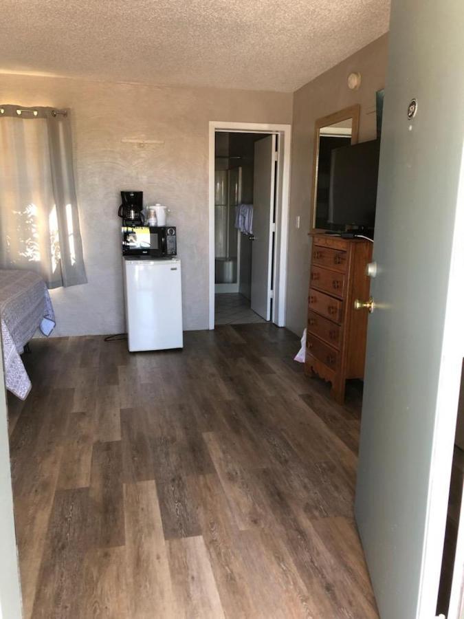 Pennwood Motor Lodge Sebastian Bagian luar foto