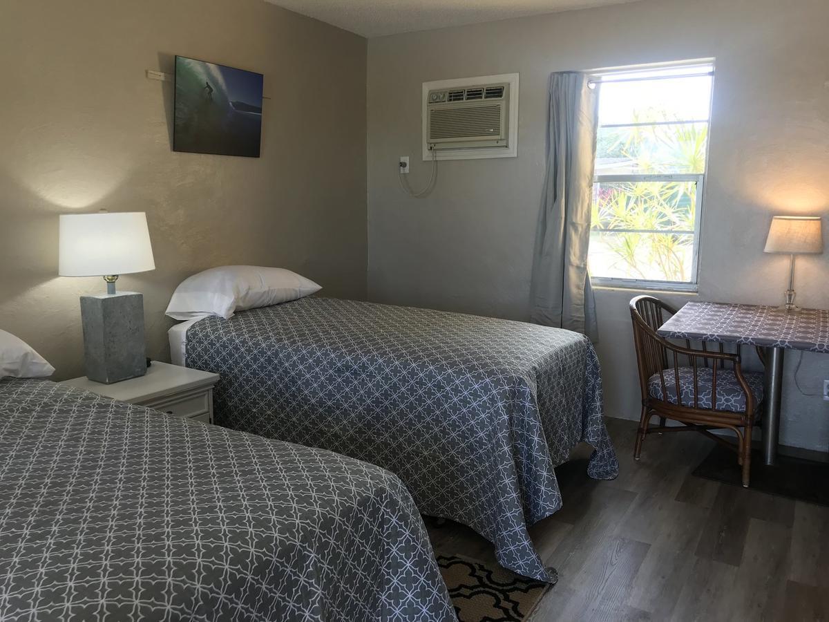 Pennwood Motor Lodge Sebastian Bagian luar foto