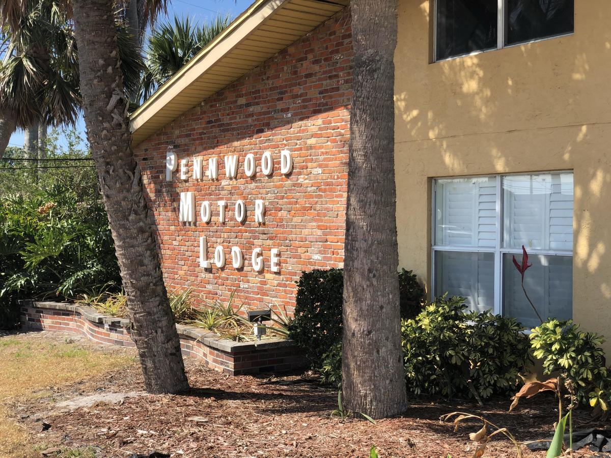 Pennwood Motor Lodge Sebastian Bagian luar foto