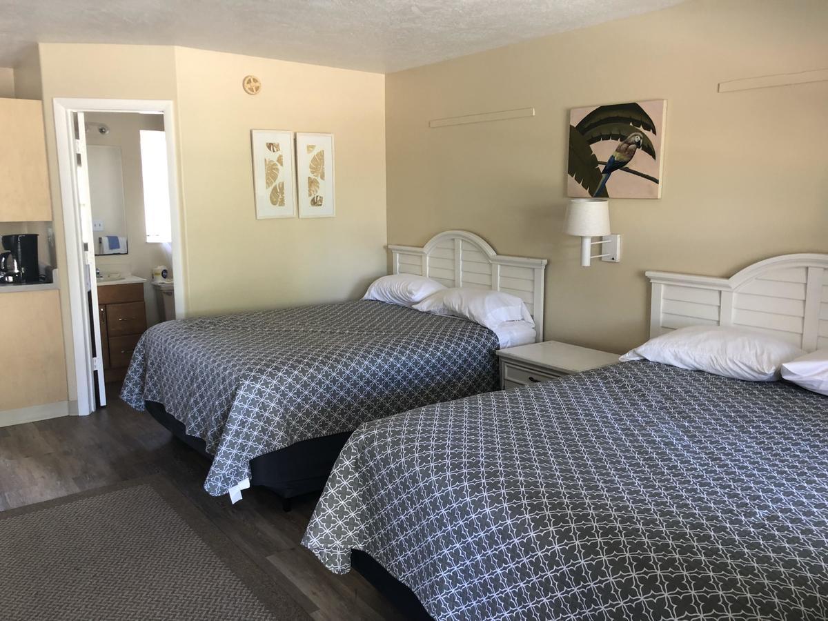 Pennwood Motor Lodge Sebastian Bagian luar foto